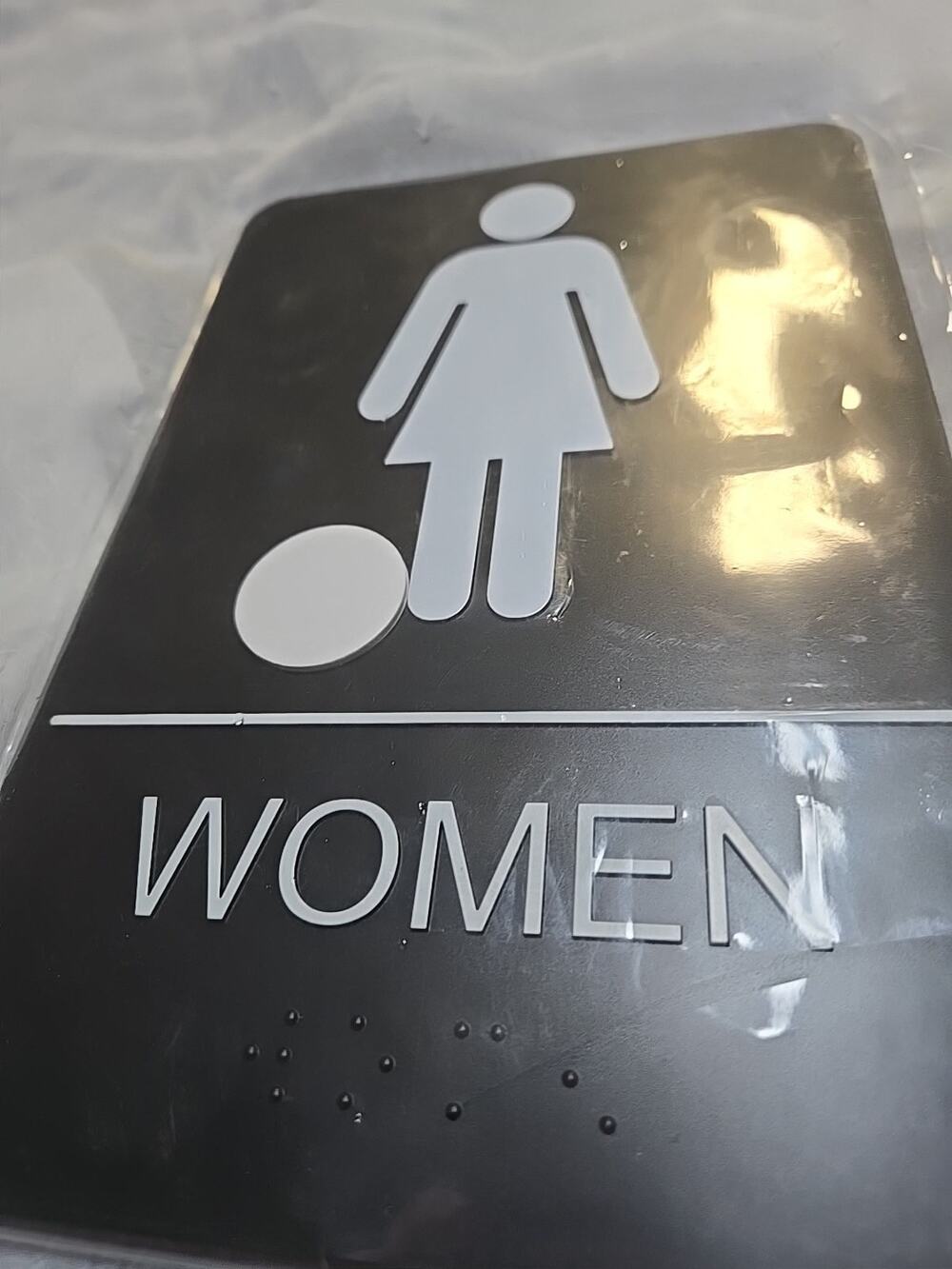 Men's and Women's Restroom Signs ADA-Compliant Bathroom Door Signs 6 In x 9 In